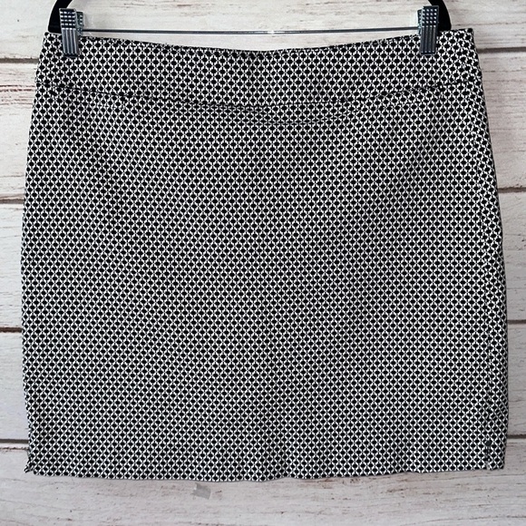 Kim Rogers Black & White Geometric Print Skort – Size 14 Golf Tennis Office - Picture 1 of 8